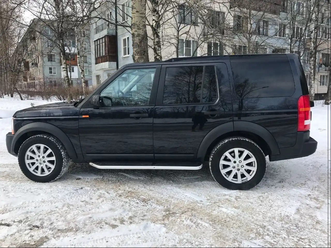 Фото автомобиля LANDROVER DISCOVERY, 2006 — госномер Н295УМ47. Цвет: Темно-синий