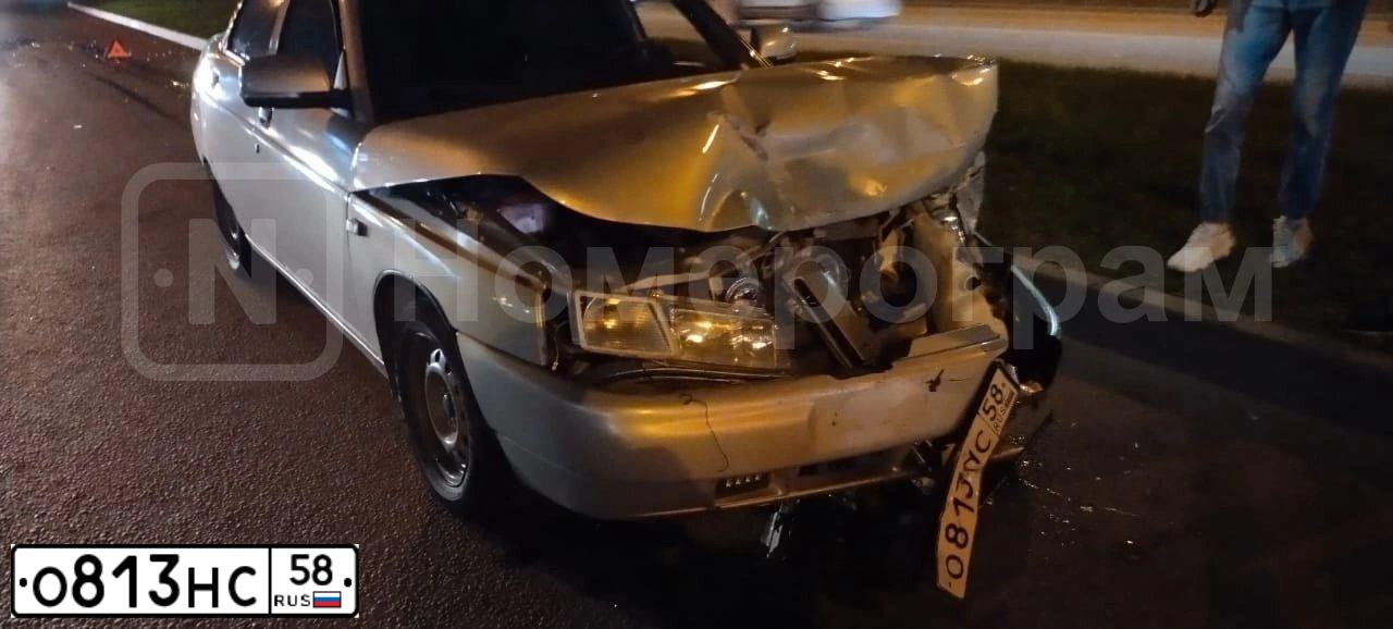 Фото автомобиля LADA 2110, 2002 — госномер О813НС58. Цвет: СЕРЕБРИСТО-ЖЕЛТО-ЗЕЛЕНЫЙ