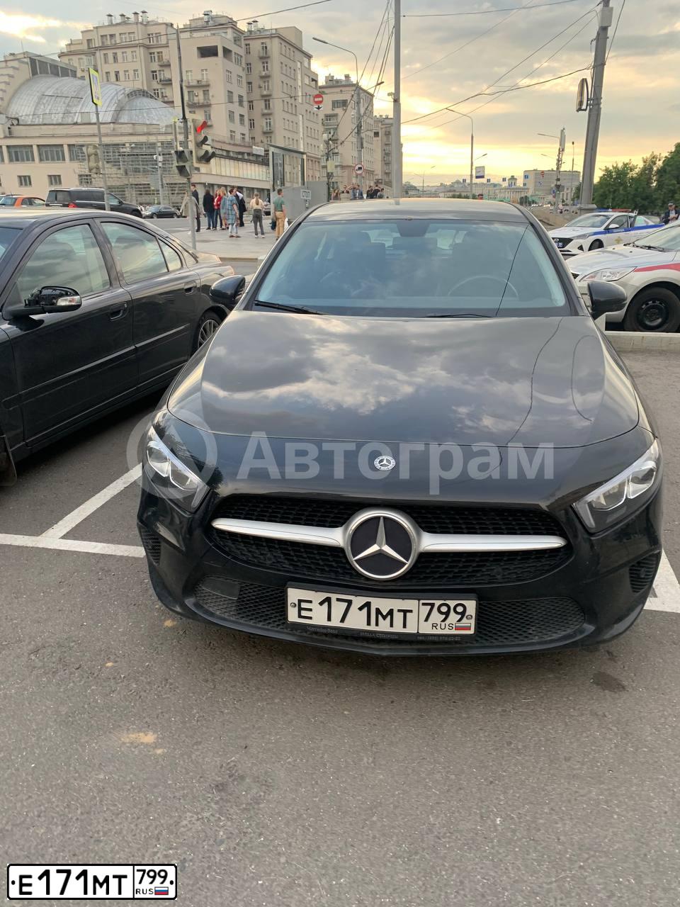 Фото автомобиля MITSUBISHI LANCER, 2011 — госномер Н885ЕМ40. Цвет: синий