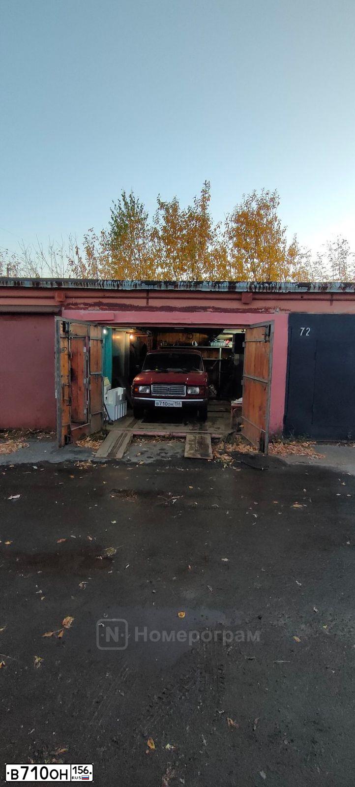 Фото автомобиля LADA 2107, 2007 — госномер В710ОН156. Цвет: ТЕМНО-КРАСНЫЙ