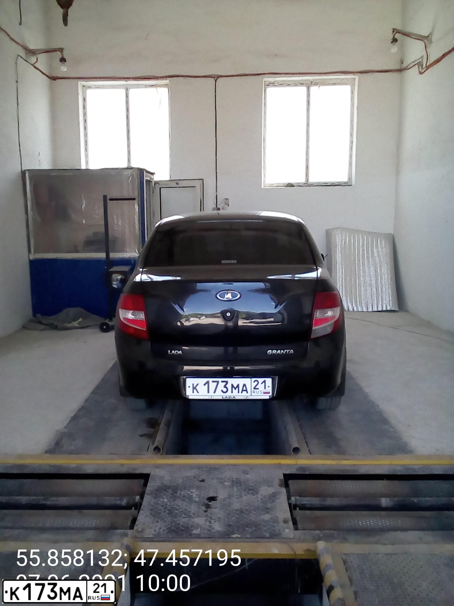 Фото автомобиля LADA 2190 GRANTA, 2014 — госномер Т593КС152. Цвет: ЧЕРНЫЙ