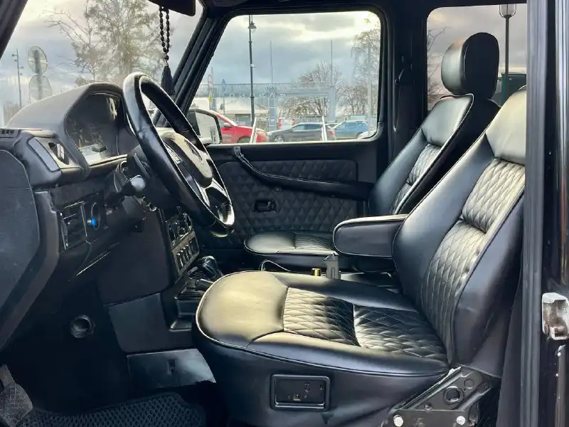 Фото автомобиля MERCEDES G-KLASSE, 1993 — госномер Р899КЕ550. Цвет: ЧЕРНЫЙ
