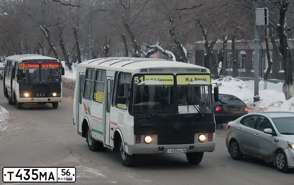 Фото автомобиля PAZ 3205, 2008 — госномер Т435МА56. Цвет: Белый