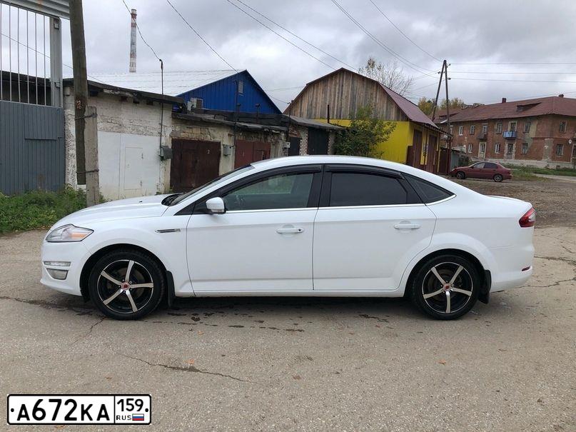 Фото автомобиля FORD MONDEO, 2011 — госномер Р430ТЕ159. Цвет: Белый