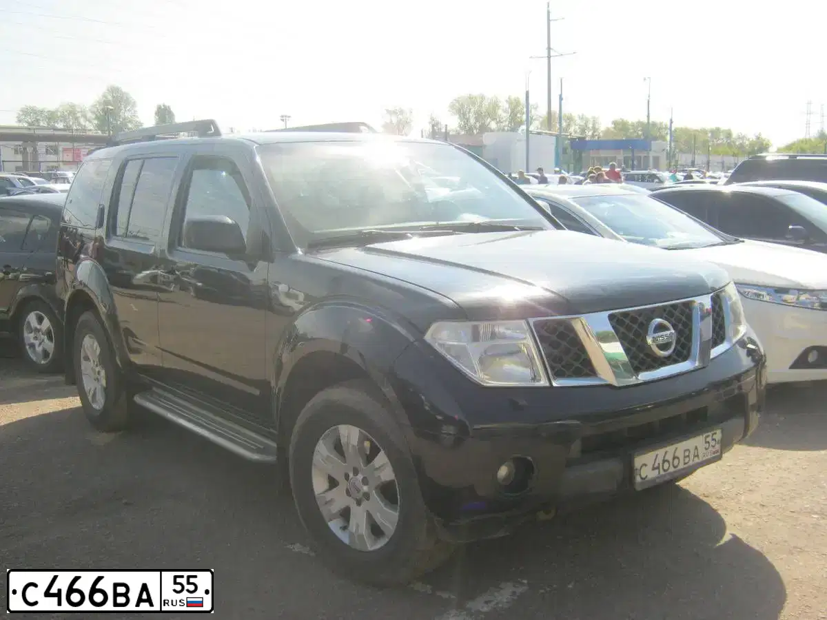 Фото автомобиля NISSAN  PATHFINDER 2.5 DSE, 2005 — госномер Х107УУ43. Цвет: ЧЕРНЫЙ
