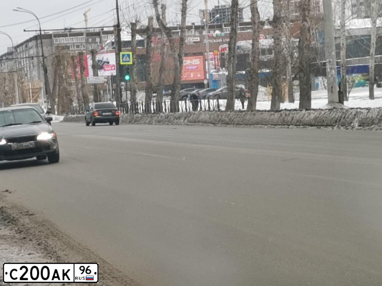 Фото автомобиля OPEL VECTRA, 2006 — госномер С200АК96. Цвет: ЧЕРНЫЙ