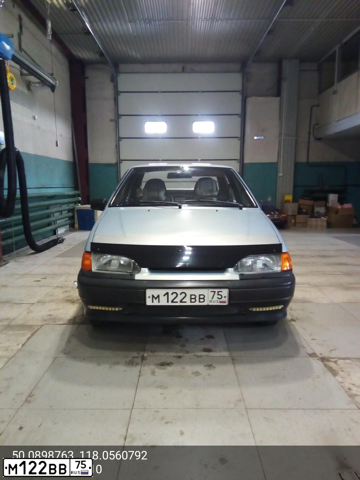 Фото автомобиля LADA 2115 SAMARA, 2004 — госномер М127ВВ75. Цвет: Серебристо-Желтый