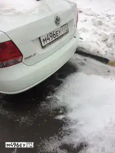 Фото автомобиля VOLKSWAGEN POLO, 2013 — госномер М496ЕУ777. Цвет: Белый