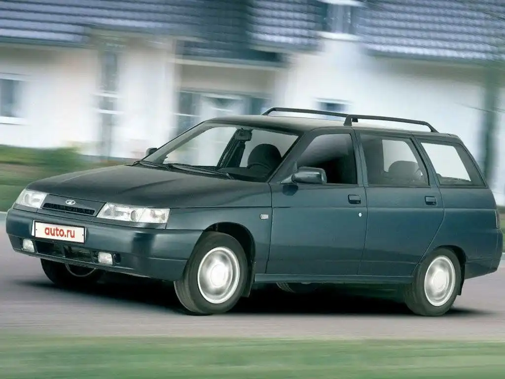 Фото автомобиля LADA 2111, 2001 — госномер Е132ЕМ62. Цвет: СЕРЕБРИСТО-ЗЕЛЕНЫЙ