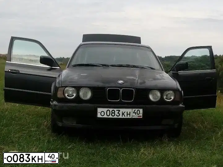 Фото автомобиля BMW 520I, 1992 — госномер С092ЕТ40. Цвет: ЧЕРНЫЙ