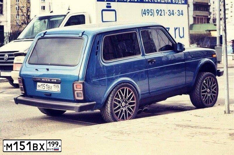 Фото автомобиля MITSUBISHI LANCER, 2008 — госномер М151ВХ199. Цвет: СИНИЙ