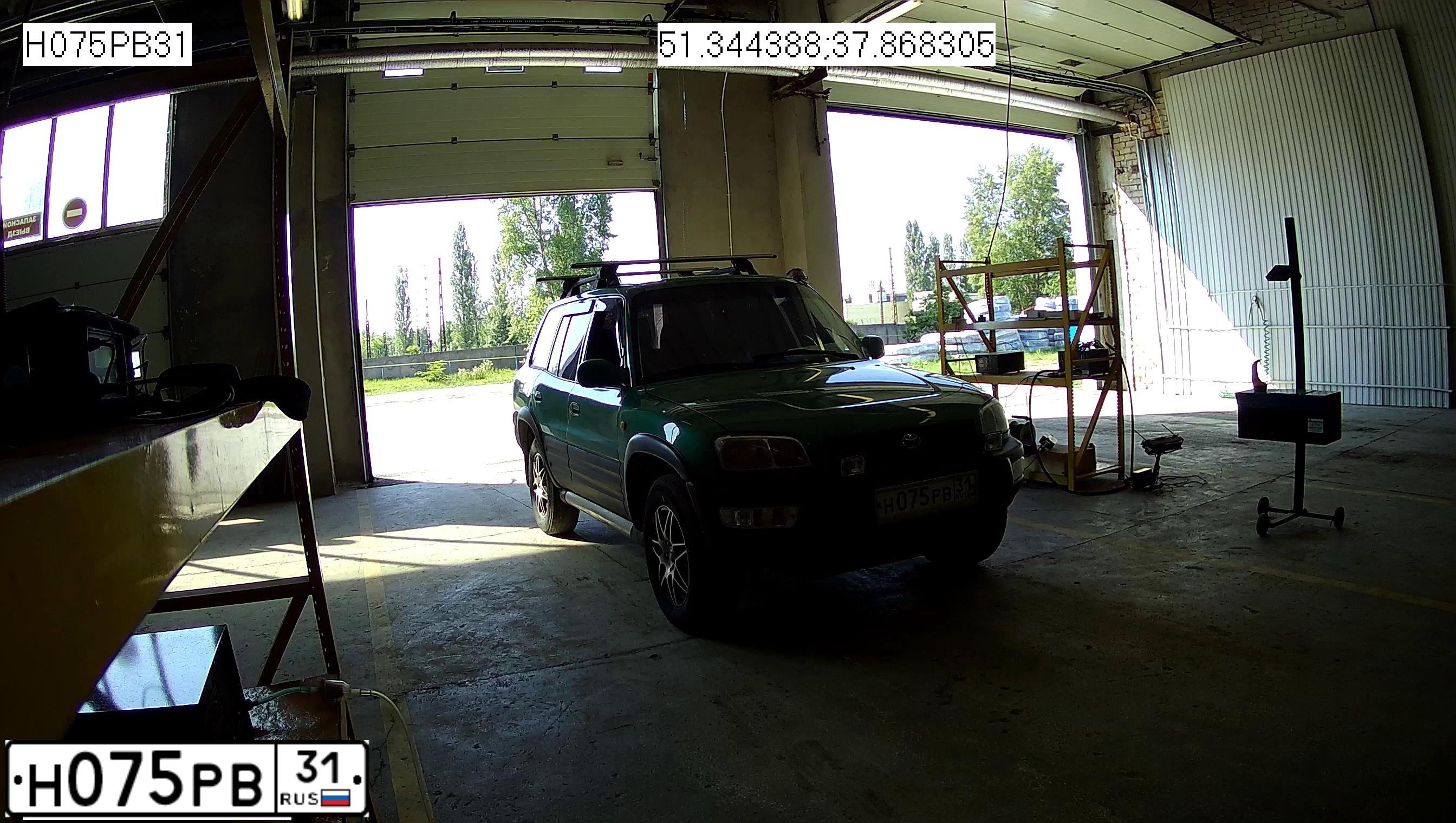 Фото автомобиля TOYOTA RAV4, 1997 — госномер Н075РВ31. Цвет: ЗЕЛЕНЫЙ