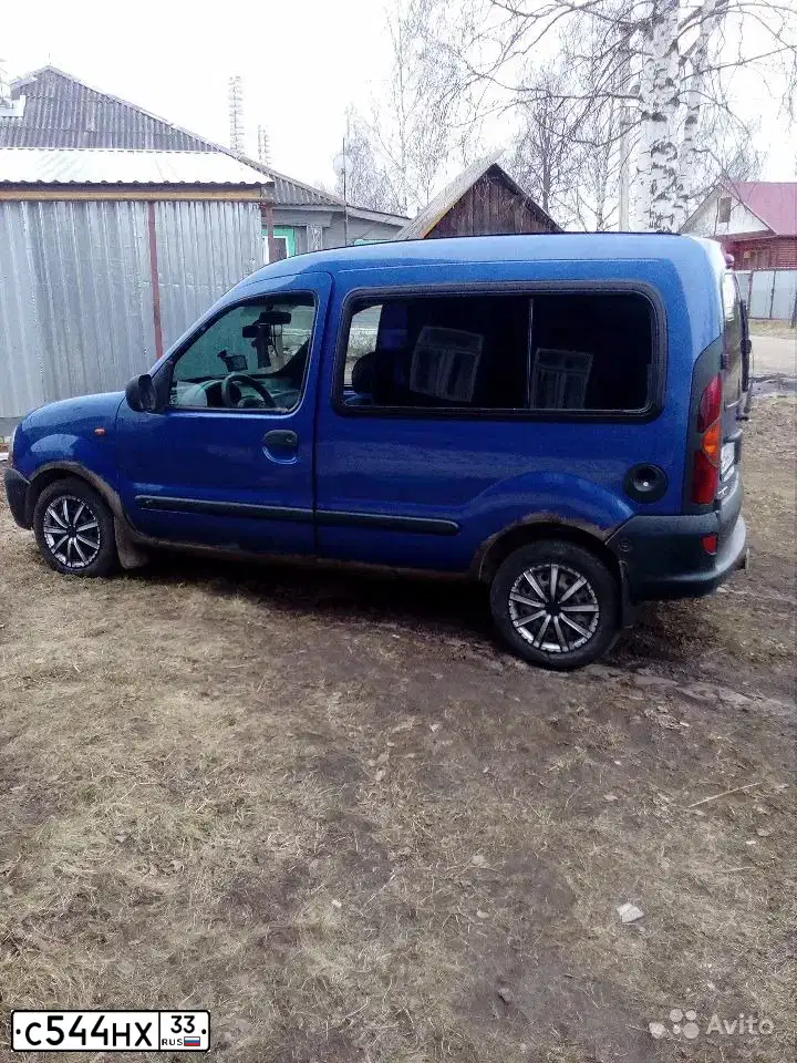 Фото автомобиля RENAULT KANGOO, 1999 — госномер Р796АУ761. Цвет: синий