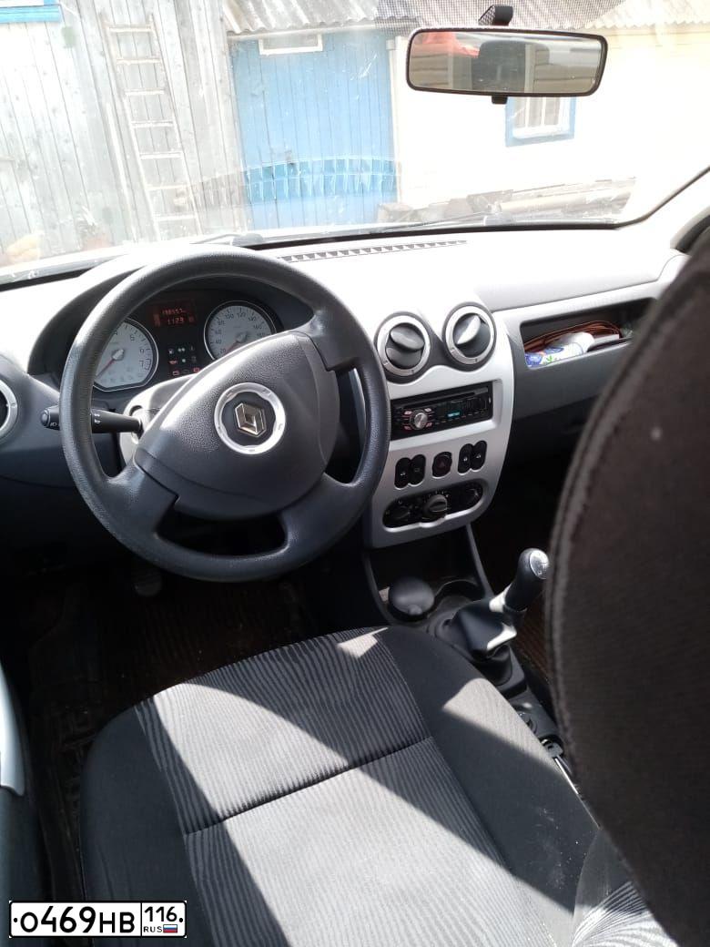 Фото автомобиля RENAULT SANDERO, 2011 — госномер М942АР702