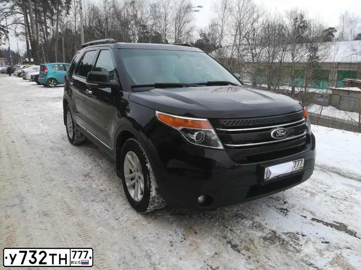 Фото автомобиля FORD EXPLORER, 2013 — госномер У732ТН777. Цвет: КОРИЧНЕВЫЙ