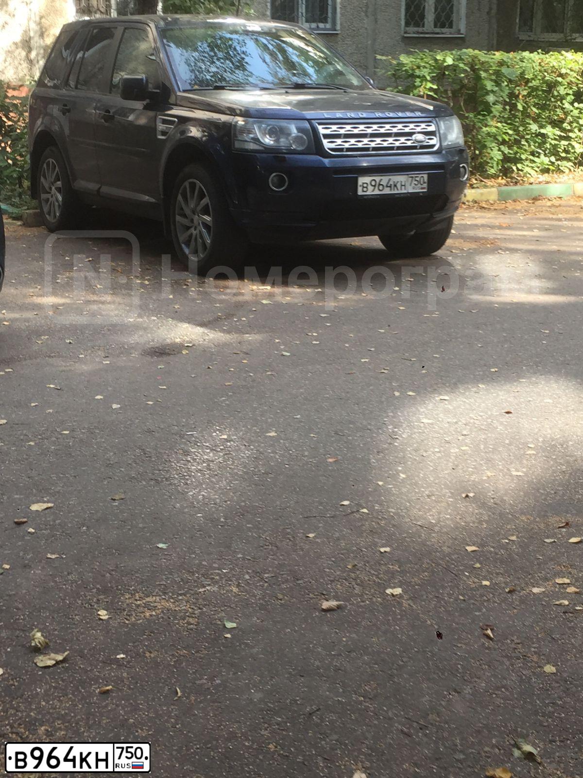Фото автомобиля LANDROVER FREELANDER, 2014 — госномер Т251АК550