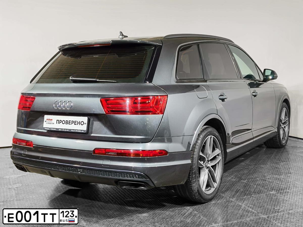 Фото автомобиля AUDI Q7, 2018 — госномер Е001ТТ123. Цвет: Серый