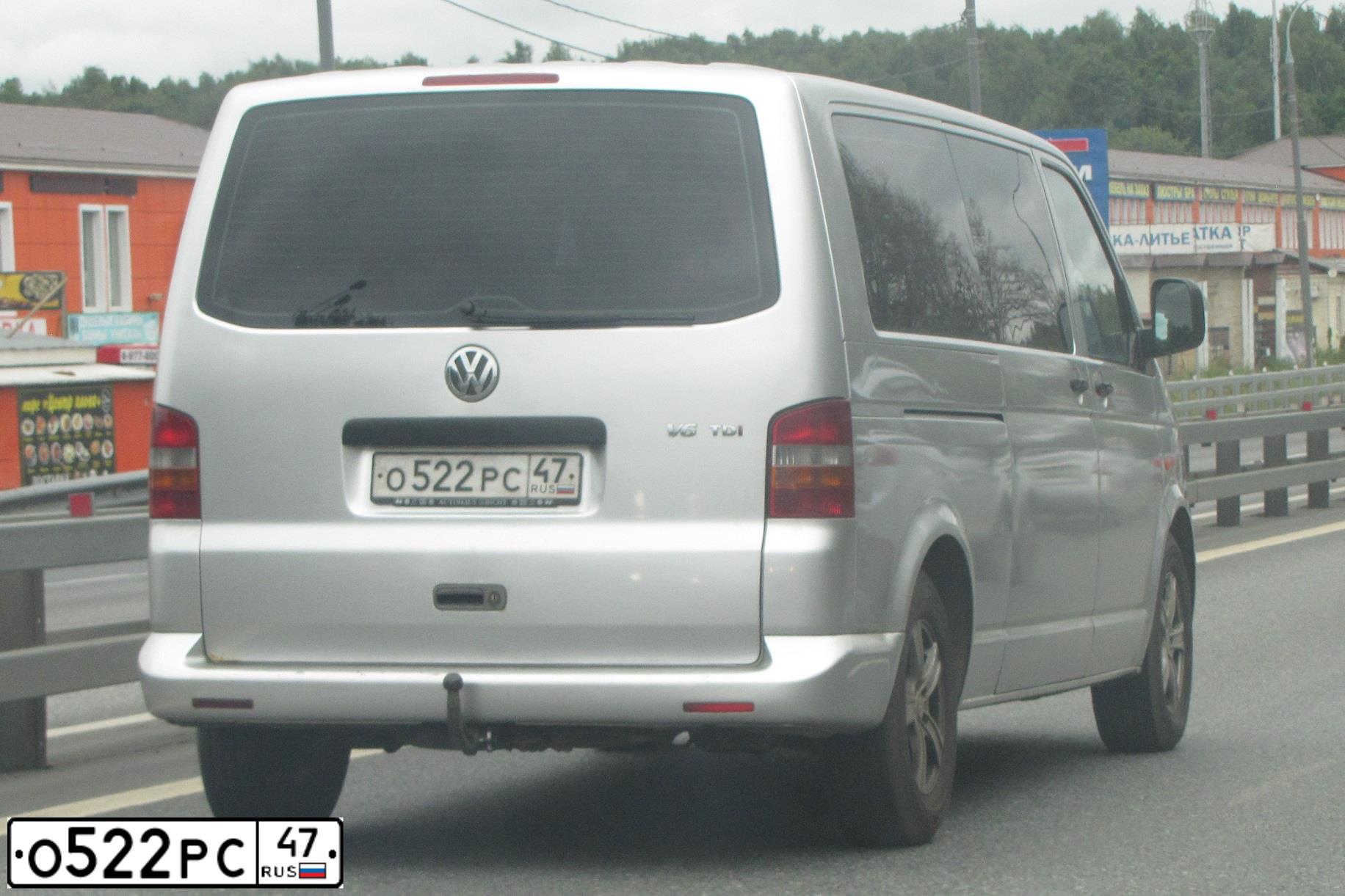 Фото автомобиля VOLKSWAGEN TRANSPORTER, 2005 — госномер Х488ОР790. Цвет: Серебристый