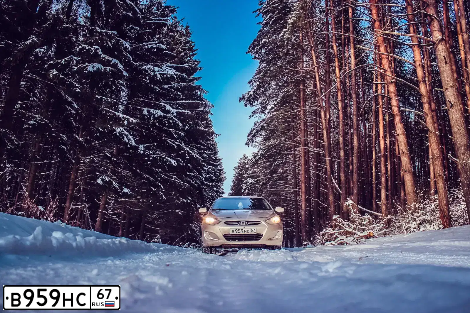 Фото автомобиля HYUNDAI SOLARIS, 2011 — госномер В959НС67. Цвет: БЕЖЕВО-СЕРЫЙ