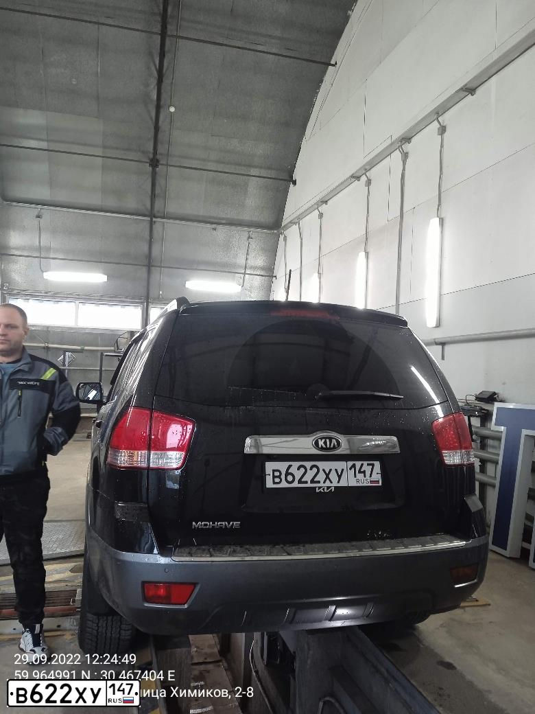 Фото автомобиля KIA MOHAVE / BORREGO, 2015 — госномер Т770ТТ178