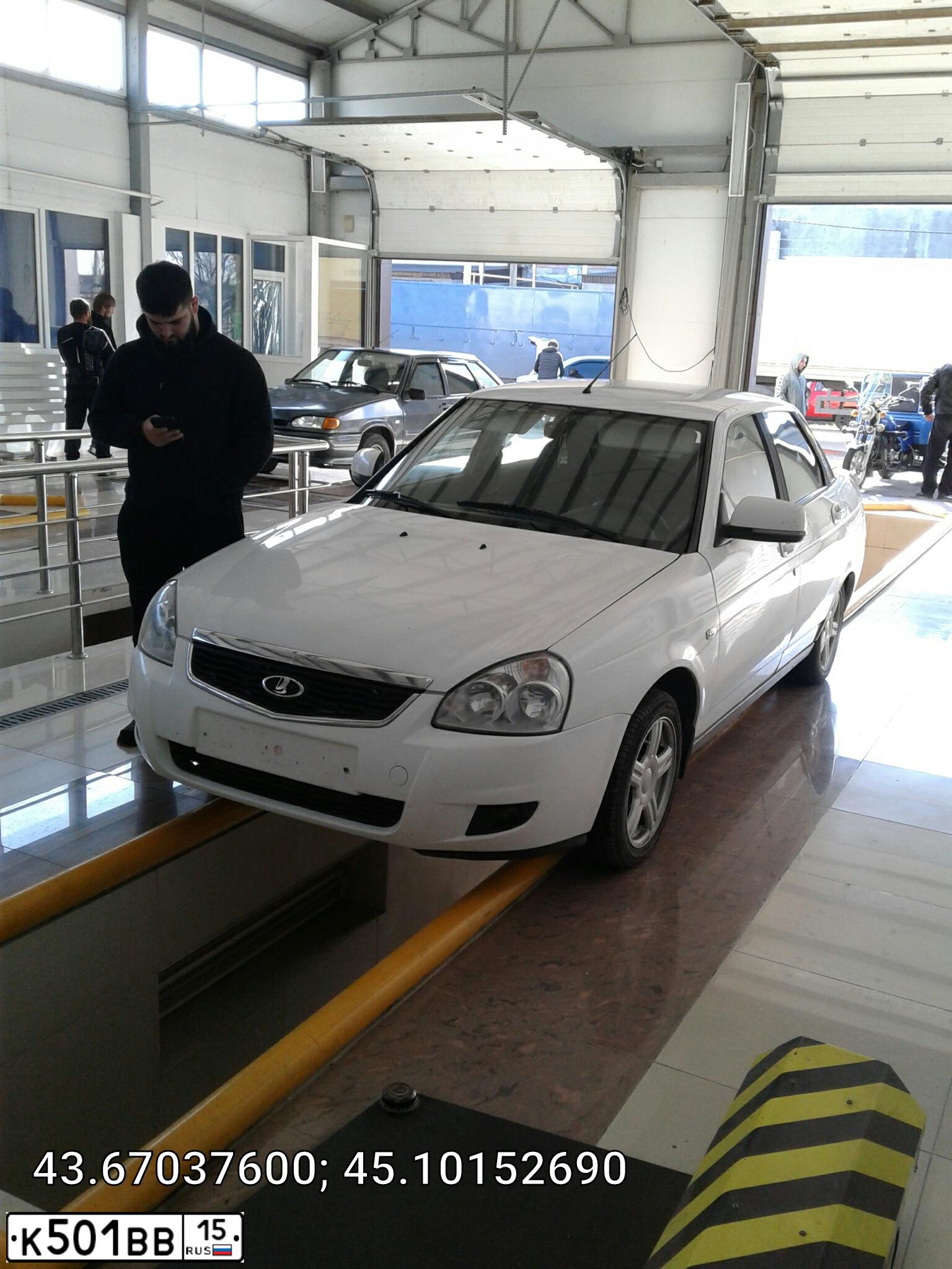 Фото автомобиля LADA 2170 PRIORA, 2011 — госномер К888АК15. Цвет: БЕЛЫЙ