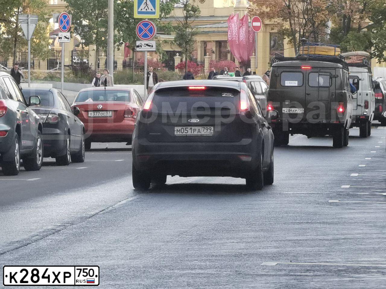 Фото автомобиля UAZ 374195, 2019 — госномер Е292СЕ797. Цвет: ЗАЩИТНЫЙ НЕМЕТАЛЛИК
