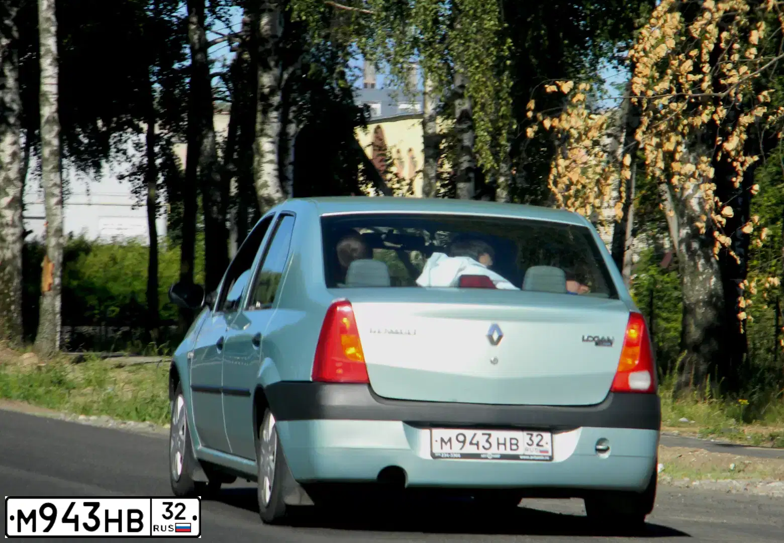 Фото автомобиля RENAULT LOGAN, 2006 — госномер А147КТ177. Цвет: СВЕТЛО-ЗЕЛЕНЫЙ