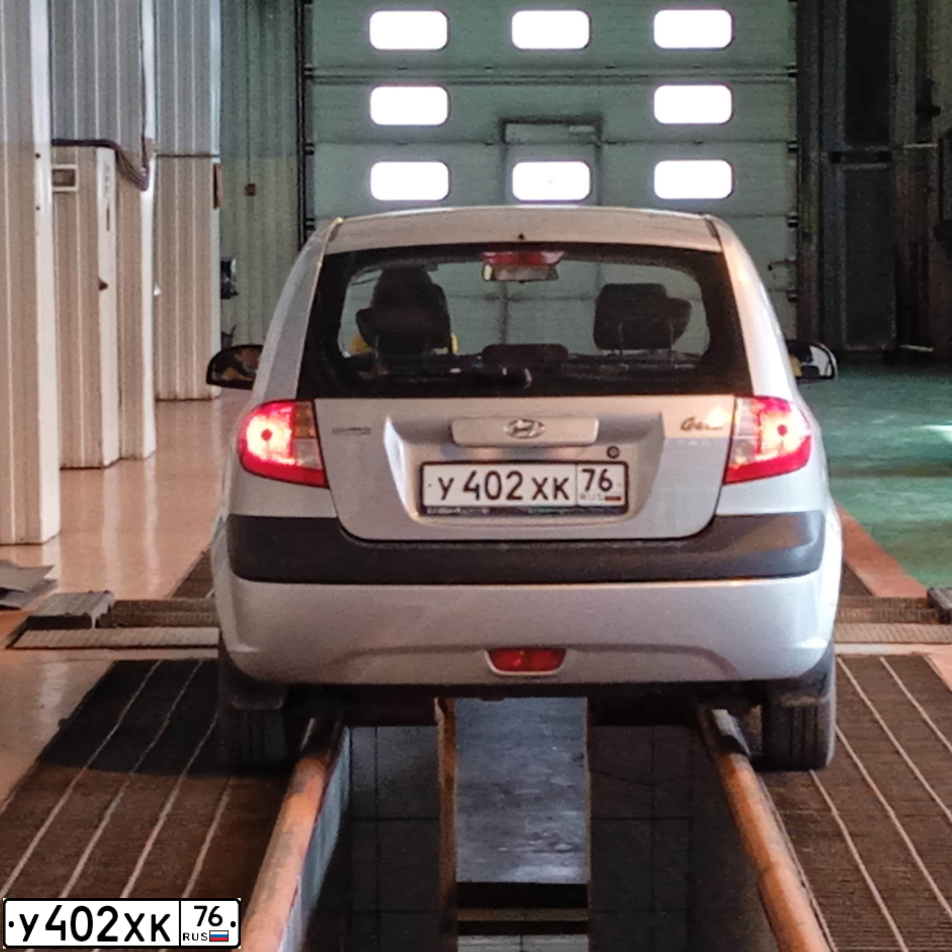 Фото автомобиля HYUNDAI GETZ, 2008 — госномер У402ХК76. Цвет: СВЕТЛО-СЕРЫЙ