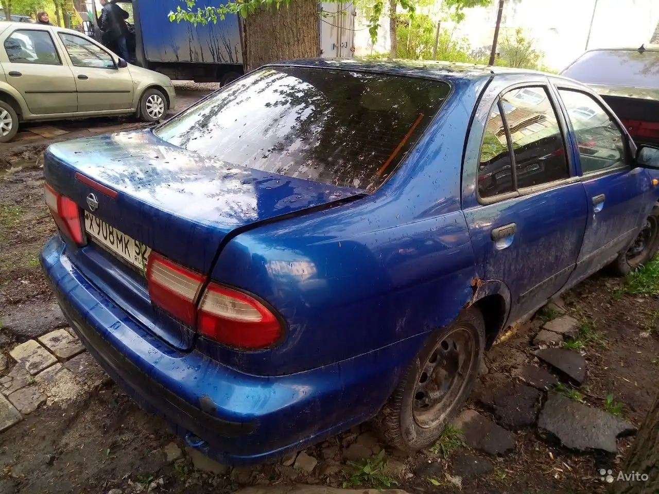 Фото автомобиля NISSAN ALMERA, 1998 — госномер М026УТ77. Цвет: синий