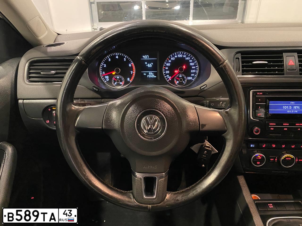 Фото автомобиля VOLKSWAGEN JETTA, 2014 — госномер Р557ЕР716