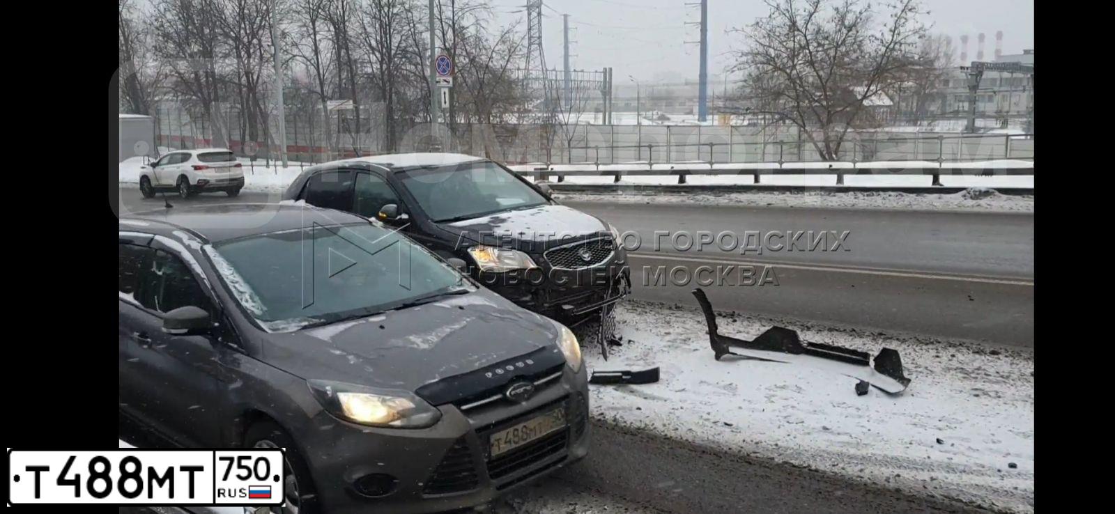 Фото автомобиля FORD FOCUS, 2013 — госномер В007ТХ21. Цвет: КОРИЧНЕВЫЙ СВЕТЛЫЙ