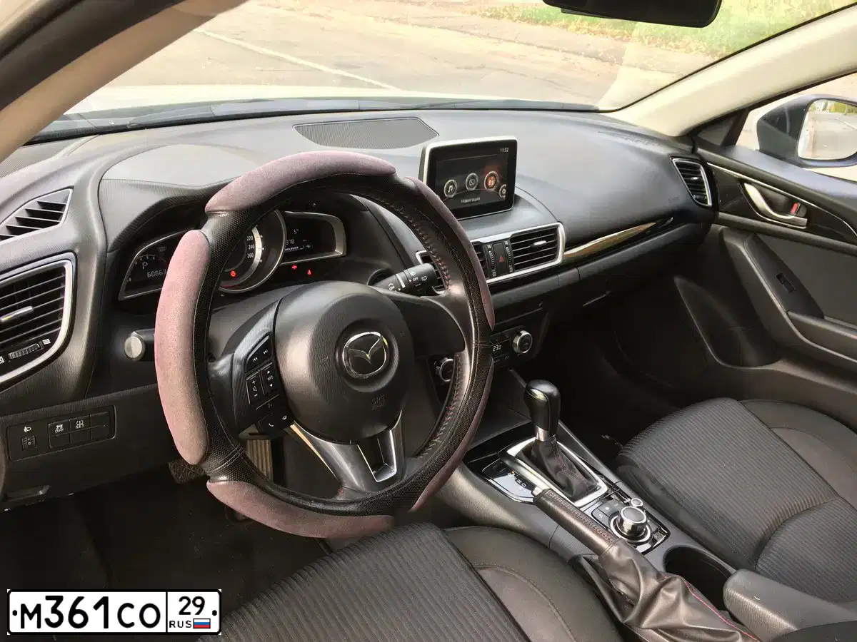 Фото автомобиля MAZDA 3, 2014 — госномер К177ТН750. Цвет: Белый