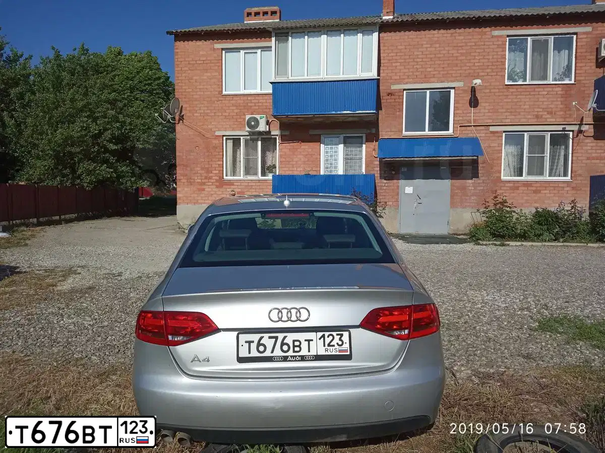 Фото автомобиля AUDI A4, 2008 — госномер В528ВТ323. Цвет: СЕРЕБРИСТЫЙ