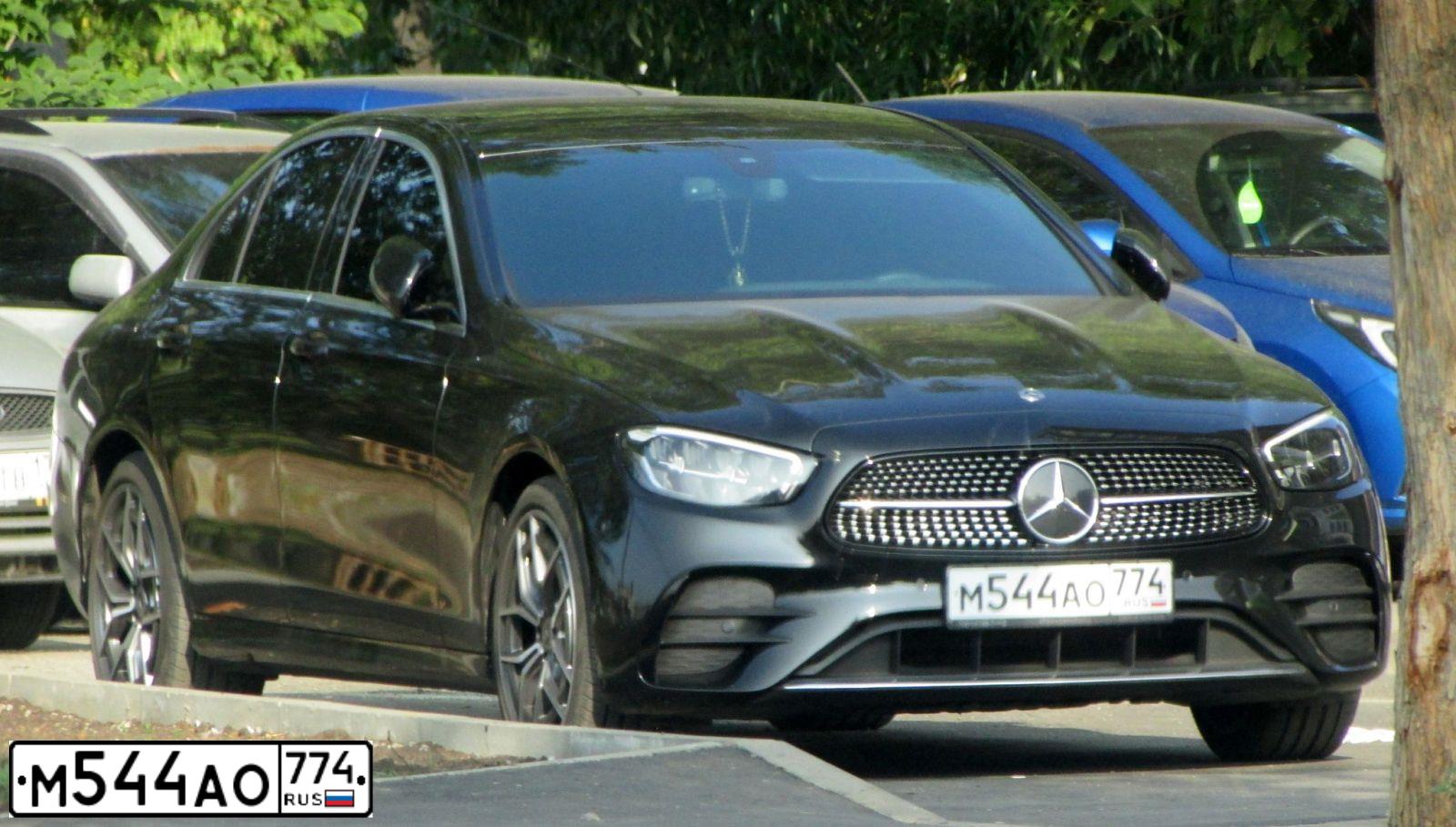 Фото автомобиля MERCEDES-BENZ E220, 2020 — госномер Е499ТО797. Цвет: Белый