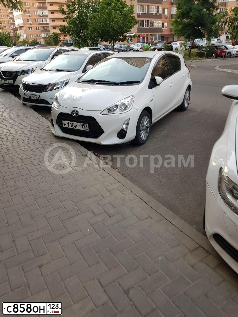 Фото автомобиля KIA RIO, 2014 — госномер С858ОН123. Цвет: БЕЛЫЙ