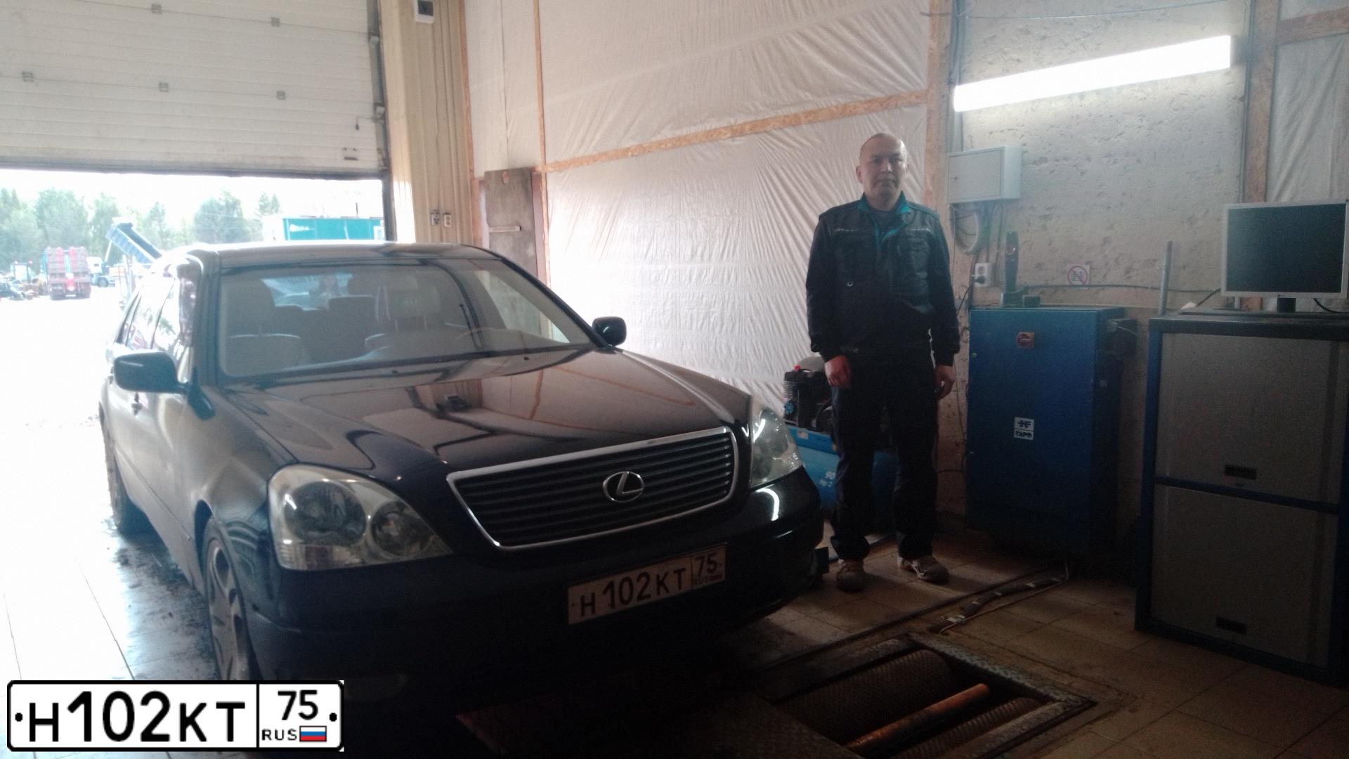 Фото автомобиля LEXUS LS430, 2001 — госномер А876МР138. Цвет: ЧЕРНЫЙ