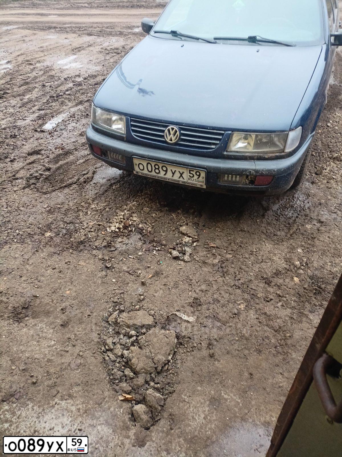 Фото автомобиля VOLKSWAGEN PASSAT, 1994 — госномер К938РМ702