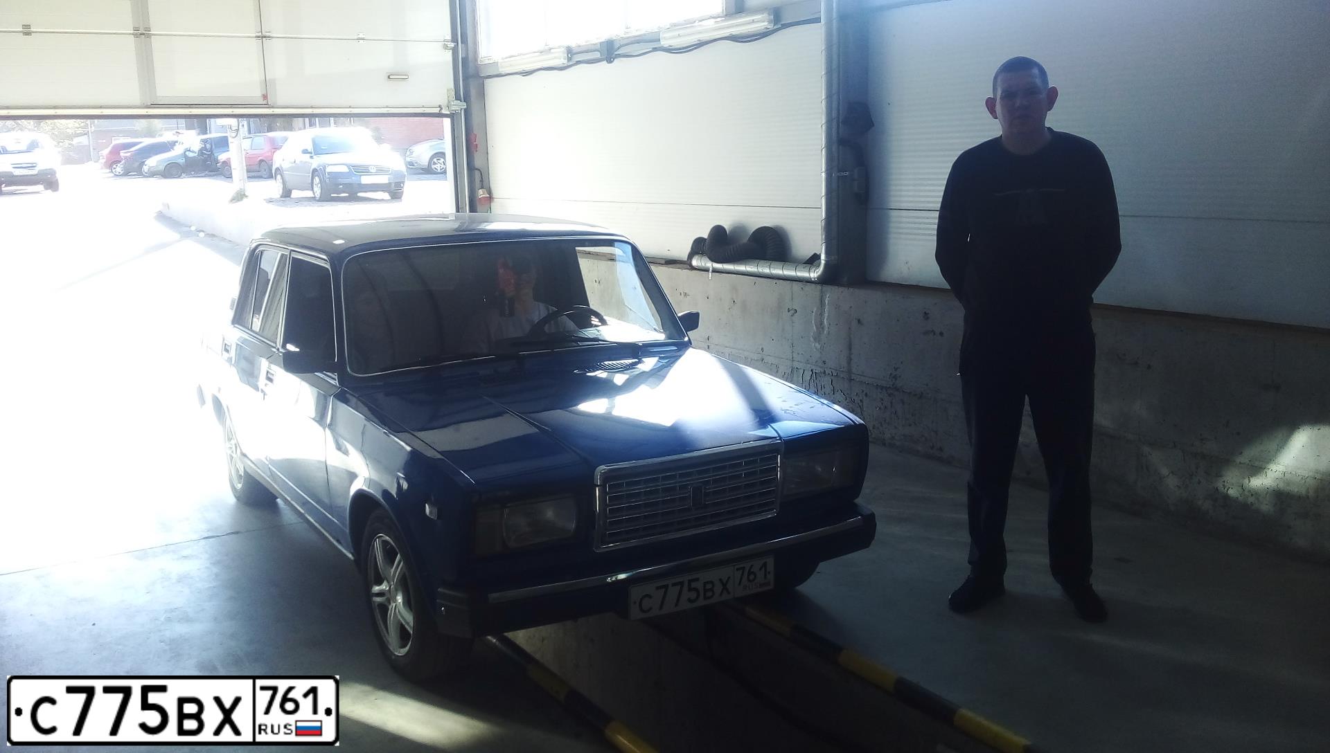 Фото автомобиля LADA 2107 LADA, 2007 — госномер Е808ХТ161. Цвет: синий