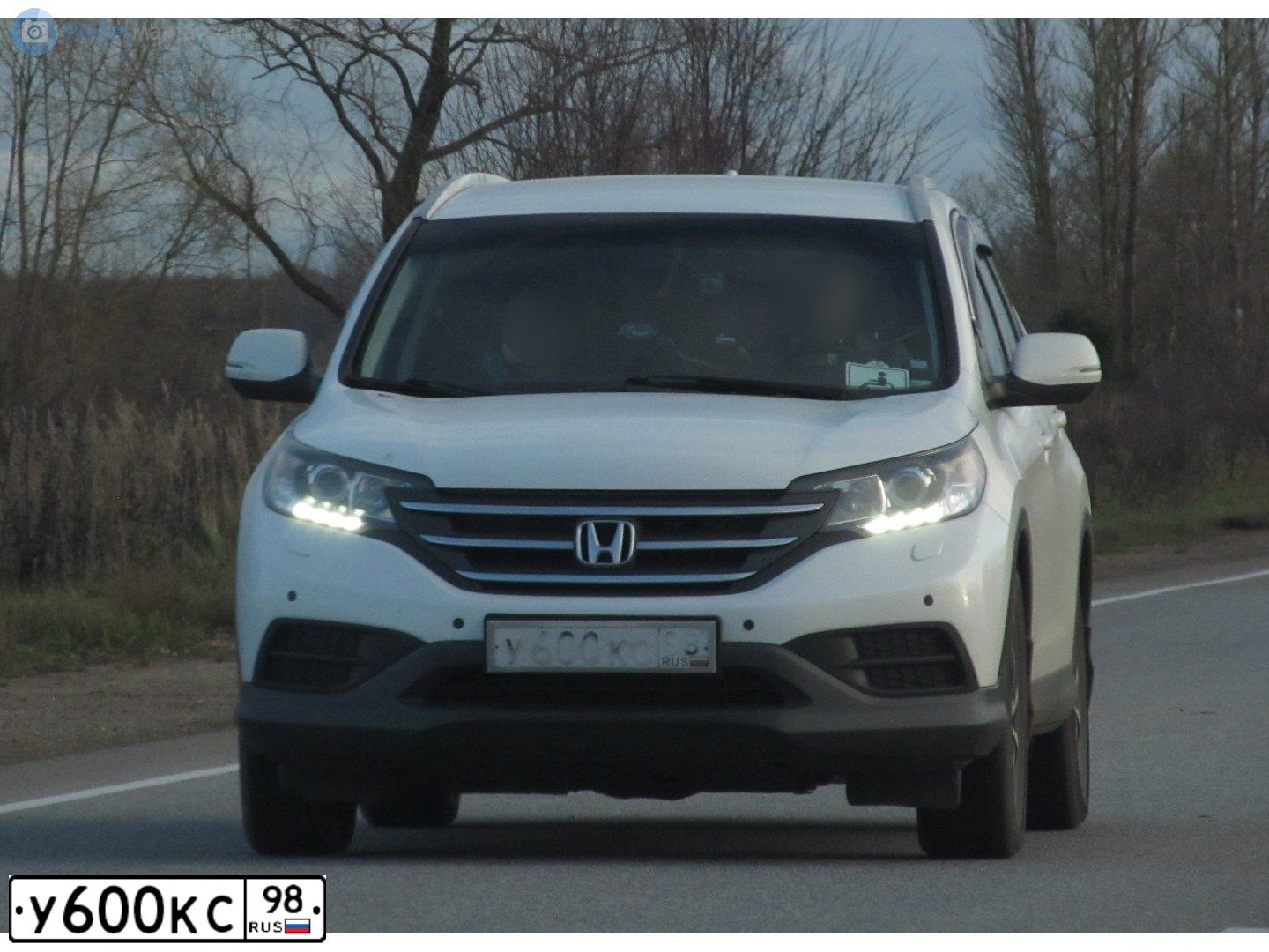 Фото автомобиля HONDA CR-V, 2014 — госномер У857СС198. Цвет: Белый