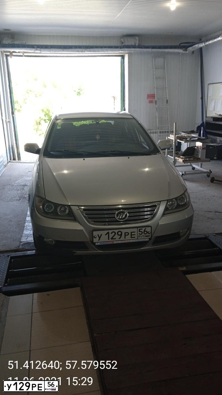 Фото автомобиля LIFAN SOLANO, 2013 — госномер У129РЕ56. Цвет: СЕРЕБРО