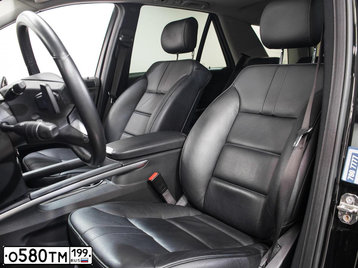 Фото автомобиля MERCEDES M-KLASSE, 2009 — госномер Е302ХУ799. Цвет: ЧЕРНЫЙ