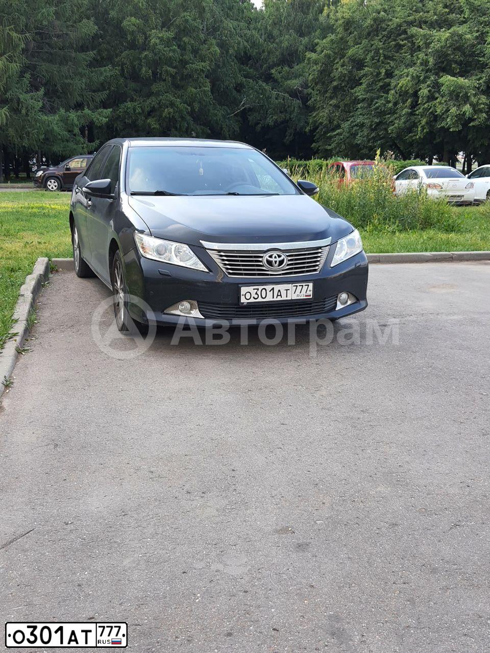Фото автомобиля TOYOTA CAMRY, 2014 — госномер О301АТ777. Цвет: ЧЕРНЫЙ