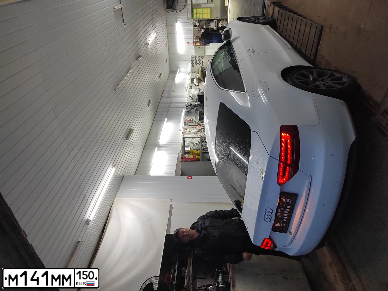 Фото автомобиля AUDI A5, 2011 — госномер М194АУ977