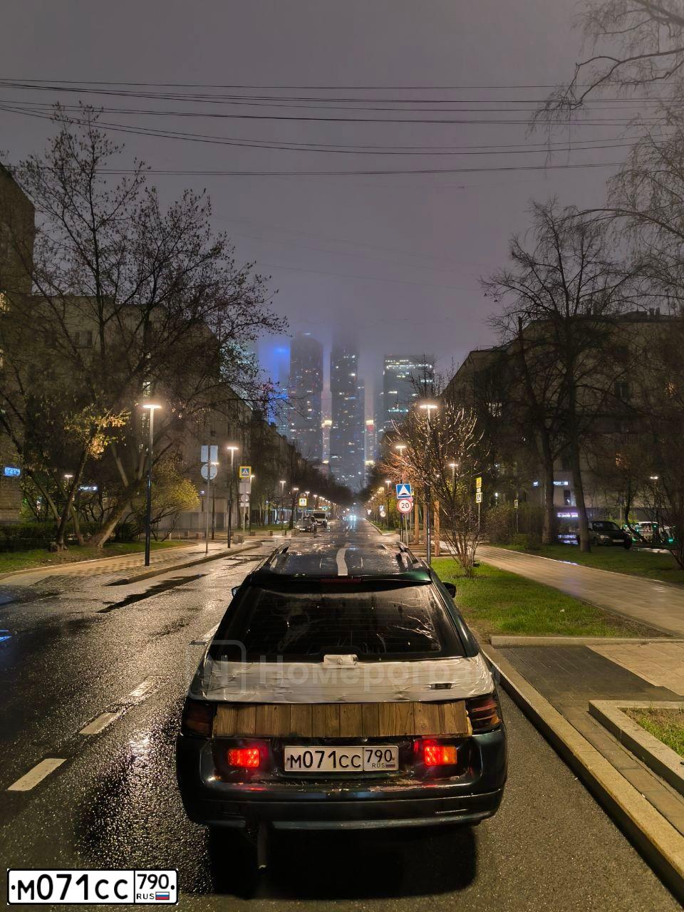 Фото автомобиля LADA 2111, 2003 — госномер М071СС790. Цвет: Темно-зеленый