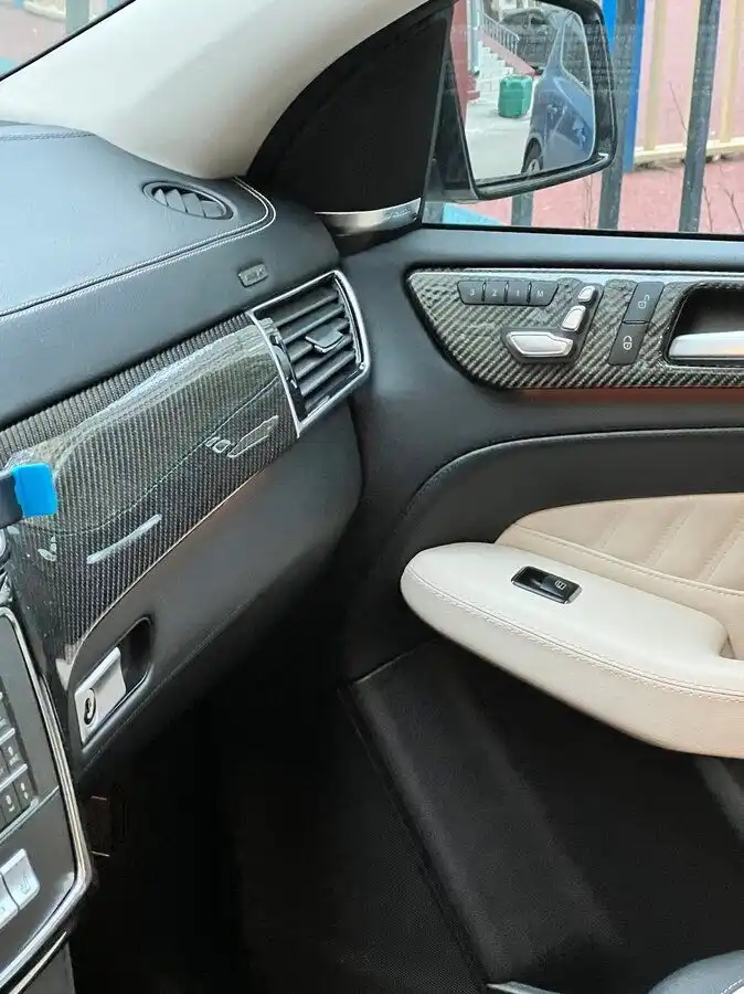 Фото автомобиля MERCEDES GLE-KLASSE, 2015 — госномер В561ВХ797. Цвет: Белый