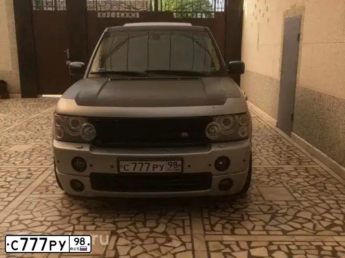 Фото автомобиля LANDROVER RANGE ROVER, 2006 — госномер С777РУ98. Цвет: СЕРЕБРИСТЫЙ