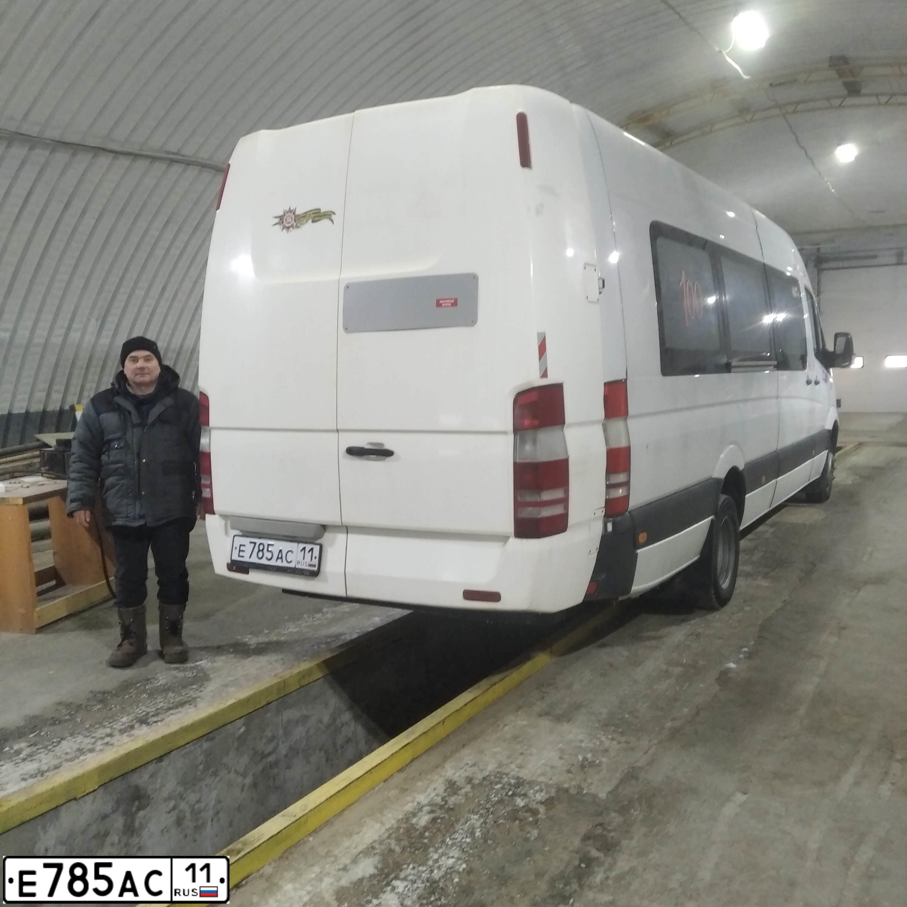 Фото автомобиля MERCEDES SPRINTER, 2017 — госномер В675МН82. Цвет: Белый