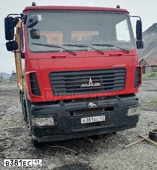 Фото автомобиля MAZ 6501 /6X4/, 2018 — госномер В381ЕС41. Цвет: КРАСНЫЙ