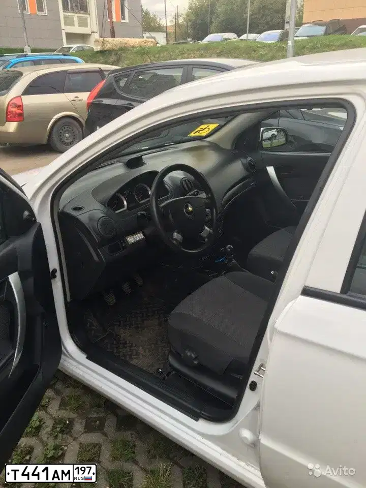 Фото автомобиля CHEVROLET T AVEO, 2010 — госномер Т441АМ197. Цвет: Белый