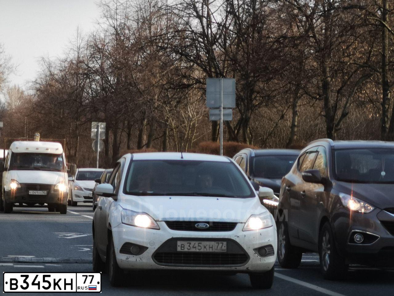 Фото автомобиля FORD FOCUS, 2011 — госномер У656АО250